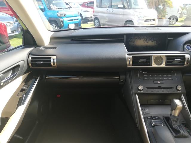 ＩＳ ＩＳ３００ｈ　ハーフレザーシート／ＰＣＳ／ＢＳＭ／メーカー純正ナビ／ＴＶ／バックモニター／ＥＴＣ／レーダークルーズコントロール／ＬＥＤヘッドライト（30枚目）