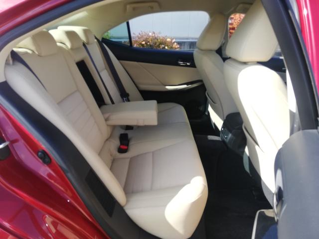 ＩＳ ＩＳ３００ｈ　ハーフレザーシート／ＰＣＳ／ＢＳＭ／メーカー純正ナビ／ＴＶ／バックモニター／ＥＴＣ／レーダークルーズコントロール／ＬＥＤヘッドライト（67枚目）