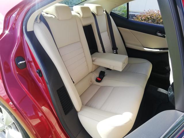 ＩＳ ＩＳ３００ｈ　ハーフレザーシート／ＰＣＳ／ＢＳＭ／メーカー純正ナビ／ＴＶ／バックモニター／ＥＴＣ／レーダークルーズコントロール／ＬＥＤヘッドライト（68枚目）