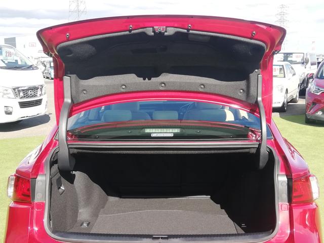 ＩＳ ＩＳ３００ｈ　ハーフレザーシート／ＰＣＳ／ＢＳＭ／メーカー純正ナビ／ＴＶ／バックモニター／ＥＴＣ／レーダークルーズコントロール／ＬＥＤヘッドライト（69枚目）