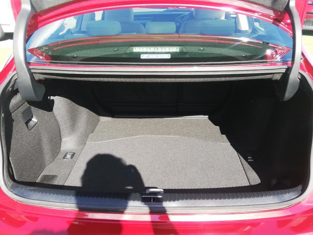 ＩＳ ＩＳ３００ｈ　ハーフレザーシート／ＰＣＳ／ＢＳＭ／メーカー純正ナビ／ＴＶ／バックモニター／ＥＴＣ／レーダークルーズコントロール／ＬＥＤヘッドライト（70枚目）