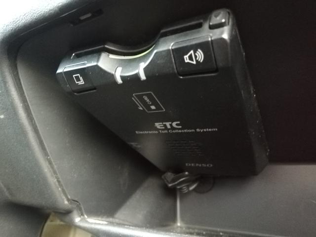 タント カスタムＸ　パワースライドドア／純正ナビ／フルセグＴＶ／スマートキーシステム／アイドリングストップ／ＨＩＤヘッドライト／ドライブレコーダー／Ｂｌｕｅｔｏｏｔｈ対応（11枚目）