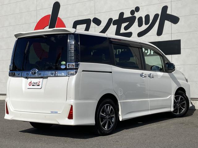 ヴォクシー ＺＳ　煌ＩＩ　純正９インチナビ・両側パワースライドドア・クルーズコントロール・ＬＥＤヘッドライト・バックモニター・ビルトインＥＴＣ・リアオートエアコン・２列目キャプテンシート・革巻きステアリング・セーフティセンス（15枚目）