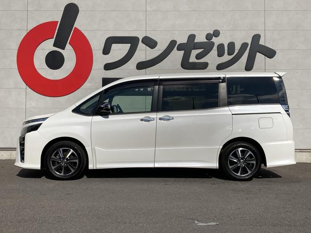 ヴォクシー ＺＳ　煌ＩＩ　純正９インチナビ・両側パワースライドドア・クルーズコントロール・ＬＥＤヘッドライト・バックモニター・ビルトインＥＴＣ・リアオートエアコン・２列目キャプテンシート・革巻きステアリング・セーフティセンス（18枚目）