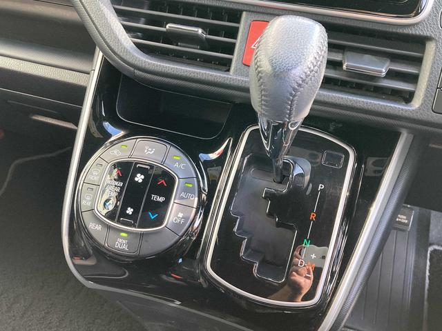 ヴォクシー ＺＳ　煌ＩＩ　純正９インチナビ・両側パワースライドドア・クルーズコントロール・ＬＥＤヘッドライト・バックモニター・ビルトインＥＴＣ・リアオートエアコン・２列目キャプテンシート・革巻きステアリング・セーフティセンス（39枚目）