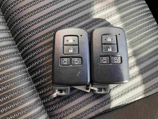 ヴォクシー ＺＳ　煌ＩＩ　純正９インチナビ・両側パワースライドドア・クルーズコントロール・ＬＥＤヘッドライト・バックモニター・ビルトインＥＴＣ・リアオートエアコン・２列目キャプテンシート・革巻きステアリング・セーフティセンス（53枚目）