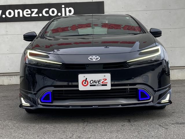 プリウス Ｕ　モデリスタネオアドバンススタイル・パノラミックビューモニター・純正８インチディスプレイオーディオ・ブラインドスポットモニター・前席シートヒーター・セーフティセンス・ＬＥＤヘッドライト・ドラレコ前後（4枚目）