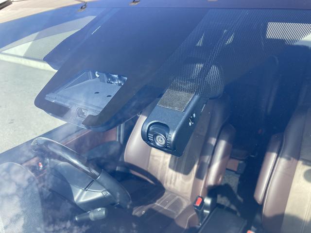 エスクァイア ハイブリッドGi プレミアムパッケージ モデリスタエアロ・純正9インチナビ・セーフティセンス・両側パワースライド・クルーズコントロール・ステアリングヒーター・前席シートヒーター・ハーフレザーシート・2列目キャプテンシート・リアオートエアコン(12枚目)