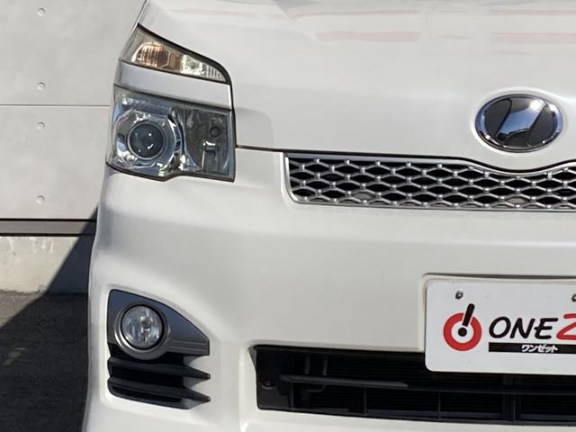 ヴォクシー ＺＳ　煌ＩＩ　両側パワースライドドア・ＨＩＤヘッドライト・社外ナビ・バックモニター・ビルトインＥＴＣ・革巻きステアリング・パドルシフト・２列目マルチ回転キャプテンシート・プッシュスタート・スマートキー・オートライト（5枚目）