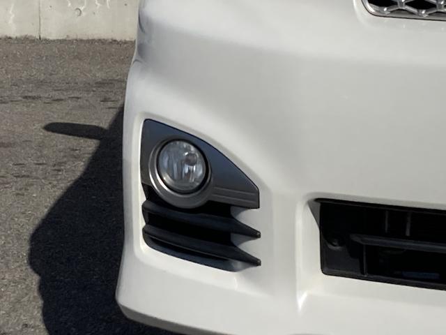 ヴォクシー ＺＳ　煌ＩＩ　両側パワースライドドア・ＨＩＤヘッドライト・社外ナビ・バックモニター・ビルトインＥＴＣ・革巻きステアリング・パドルシフト・２列目マルチ回転キャプテンシート・プッシュスタート・スマートキー・オートライト（8枚目）