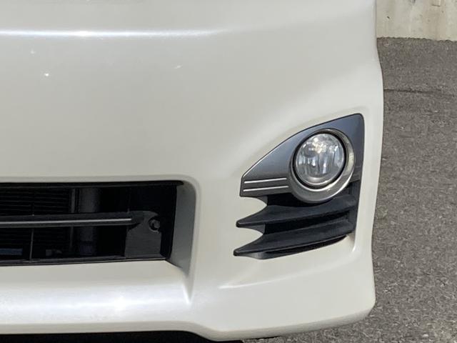 ヴォクシー ＺＳ　煌ＩＩ　両側パワースライドドア・ＨＩＤヘッドライト・社外ナビ・バックモニター・ビルトインＥＴＣ・革巻きステアリング・パドルシフト・２列目マルチ回転キャプテンシート・プッシュスタート・スマートキー・オートライト（10枚目）