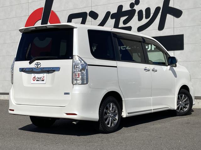 ヴォクシー ＺＳ　煌ＩＩ　両側パワースライドドア・ＨＩＤヘッドライト・社外ナビ・バックモニター・ビルトインＥＴＣ・革巻きステアリング・パドルシフト・２列目マルチ回転キャプテンシート・プッシュスタート・スマートキー・オートライト（15枚目）