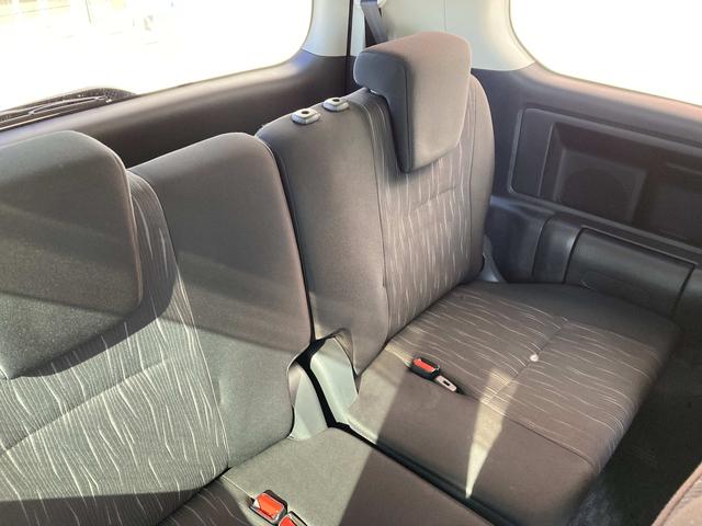 ヴォクシー ＺＳ　煌ＩＩ　両側パワースライドドア・ＨＩＤヘッドライト・社外ナビ・バックモニター・ビルトインＥＴＣ・革巻きステアリング・パドルシフト・２列目マルチ回転キャプテンシート・プッシュスタート・スマートキー・オートライト（23枚目）