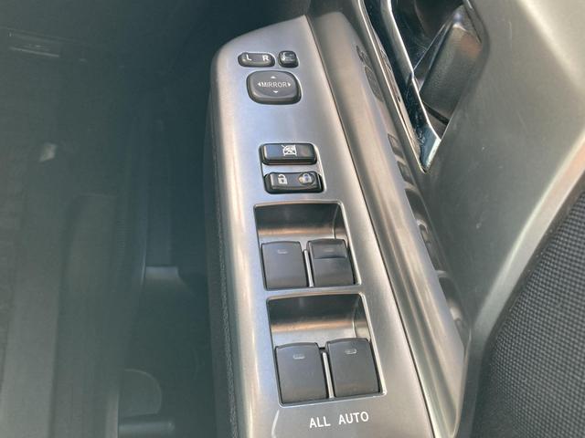 ヴォクシー ＺＳ　煌ＩＩ　両側パワースライドドア・ＨＩＤヘッドライト・社外ナビ・バックモニター・ビルトインＥＴＣ・革巻きステアリング・パドルシフト・２列目マルチ回転キャプテンシート・プッシュスタート・スマートキー・オートライト（40枚目）