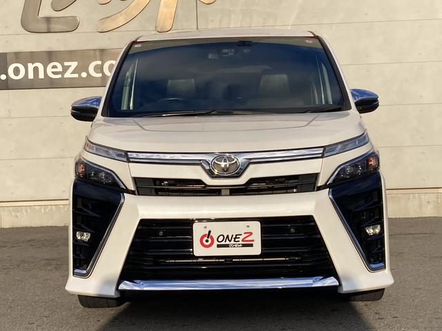 ヴォクシー ＺＳ　煌ＩＩ　純正１０インチナビ・１２．１インチフリップダウンモニター・セーフティセンス・両側パワースライドドア・クルーズコントロール・ＬＥＤヘッドライト・ハーフレザーシート・リアオートエアコン・バックモニター・Ｕ（4枚目）