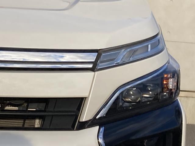 ヴォクシー ＺＳ　煌ＩＩ　純正１０インチナビ・１２．１インチフリップダウンモニター・セーフティセンス・両側パワースライドドア・クルーズコントロール・ＬＥＤヘッドライト・ハーフレザーシート・リアオートエアコン・バックモニター・Ｕ（9枚目）