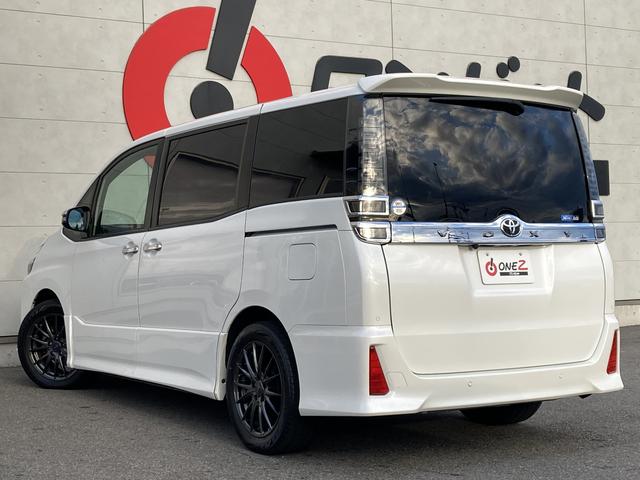 ヴォクシー ＺＳ　煌ＩＩ　純正１０インチナビ・１２．１インチフリップダウンモニター・セーフティセンス・両側パワースライドドア・クルーズコントロール・ＬＥＤヘッドライト・ハーフレザーシート・リアオートエアコン・バックモニター・Ｕ（14枚目）