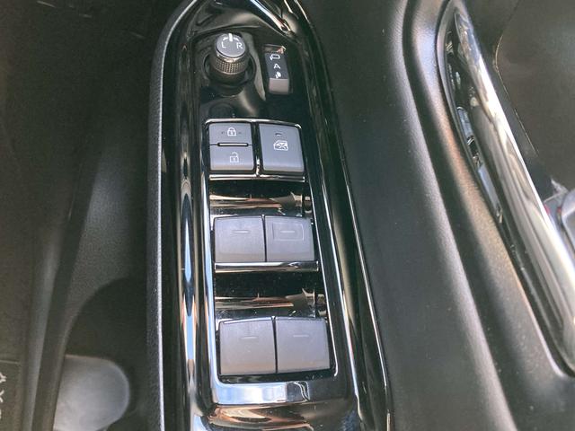 ヴォクシー ＺＳ　煌ＩＩ　純正１０インチナビ・１２．１インチフリップダウンモニター・セーフティセンス・両側パワースライドドア・クルーズコントロール・ＬＥＤヘッドライト・ハーフレザーシート・リアオートエアコン・バックモニター・Ｕ（40枚目）