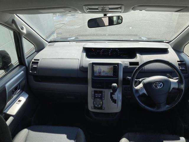 ヴォクシー ZS 煌II 純正ナビ・純正フリップダウンモニター・両側パワースライドドア・HIDヘッドライト・パドルシフト・バックモニター・ビルトインETC・革巻きステアリング・純正16インチアルミホイール・ステアリングスイッチ(26枚目)