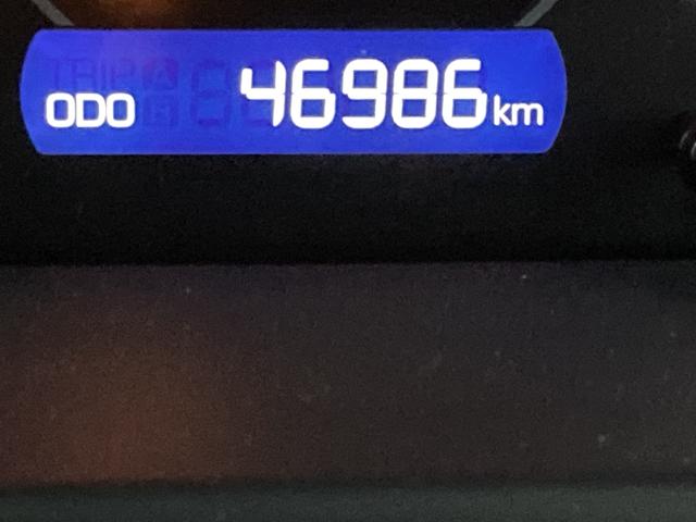 ノア Ｇ　セーフティセンス・純正ナビ・両側スライドドア・バックモニター・ビルトインＥＴＣ・クルーズコントロール・ＬＥＤヘッドライト・前席シートヒーター・革巻きステアリング・２列目キャプテンシート・クリアランスソ（35枚目）