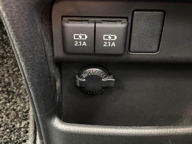 エスクァイア Ｇｉ　プレミアムパッケージ　純正１０インチナビ・２列目キャプテンシート・両側パワースライドドア・ＬＥＤヘッドライト・ブラウンブウランノーブ合皮コンビシート・クルーズコントロール・ステアリングヒーター・前席シートヒーター・バックモ（47枚目）