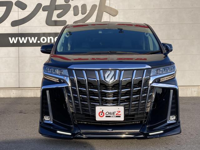 アルファード ２．５Ｓ　Ｃパッケージ　ＴＲＤエアロ・ツインムーンルーフ・３眼ＬＥＤヘットライト・１０インチナビ・１２．１インチフリップダウンモニター・ステアリングヒーター・助手席パワーオットマンシート・２列目エグゼクティブパワーシート・セ（4枚目）