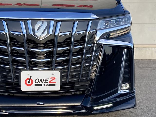 アルファード ２．５Ｓ　Ｃパッケージ　ＴＲＤエアロ・ツインムーンルーフ・３眼ＬＥＤヘットライト・１０インチナビ・１２．１インチフリップダウンモニター・ステアリングヒーター・助手席パワーオットマンシート・２列目エグゼクティブパワーシート・セ（6枚目）