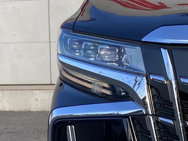 アルファード ２．５Ｓ　Ｃパッケージ　ＴＲＤエアロ・ツインムーンルーフ・３眼ＬＥＤヘットライト・１０インチナビ・１２．１インチフリップダウンモニター・ステアリングヒーター・助手席パワーオットマンシート・２列目エグゼクティブパワーシート・セ（7枚目）