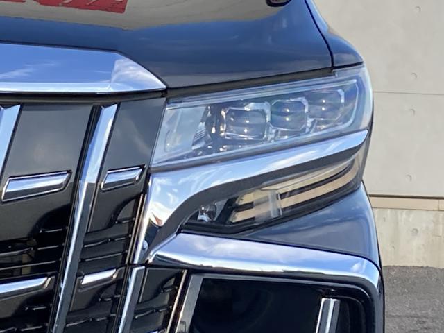 アルファード ２．５Ｓ　Ｃパッケージ　ＴＲＤエアロ・ツインムーンルーフ・３眼ＬＥＤヘットライト・１０インチナビ・１２．１インチフリップダウンモニター・ステアリングヒーター・助手席パワーオットマンシート・２列目エグゼクティブパワーシート・セ（9枚目）