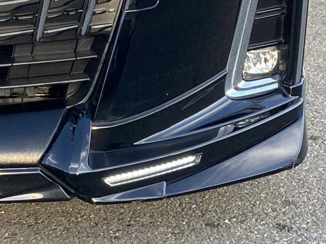 アルファード ２．５Ｓ　Ｃパッケージ　ＴＲＤエアロ・ツインムーンルーフ・３眼ＬＥＤヘットライト・１０インチナビ・１２．１インチフリップダウンモニター・ステアリングヒーター・助手席パワーオットマンシート・２列目エグゼクティブパワーシート・セ（10枚目）