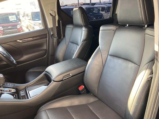 アルファード ２．５Ｓ　Ｃパッケージ　ＴＲＤエアロ・ツインムーンルーフ・３眼ＬＥＤヘットライト・１０インチナビ・１２．１インチフリップダウンモニター・ステアリングヒーター・助手席パワーオットマンシート・２列目エグゼクティブパワーシート・セ（25枚目）