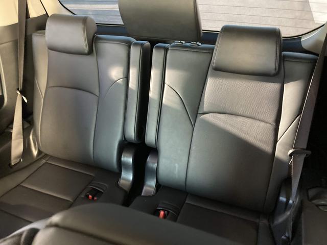 アルファード ２．５Ｓ　Ｃパッケージ　ＴＲＤエアロ・ツインムーンルーフ・３眼ＬＥＤヘットライト・１０インチナビ・１２．１インチフリップダウンモニター・ステアリングヒーター・助手席パワーオットマンシート・２列目エグゼクティブパワーシート・セ（27枚目）