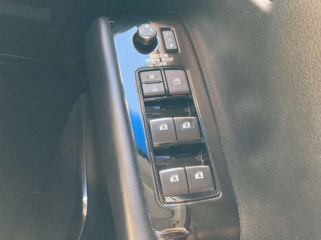 アルファード ２．５Ｓ　Ｃパッケージ　ＴＲＤエアロ・ツインムーンルーフ・３眼ＬＥＤヘットライト・１０インチナビ・１２．１インチフリップダウンモニター・ステアリングヒーター・助手席パワーオットマンシート・２列目エグゼクティブパワーシート・セ（42枚目）