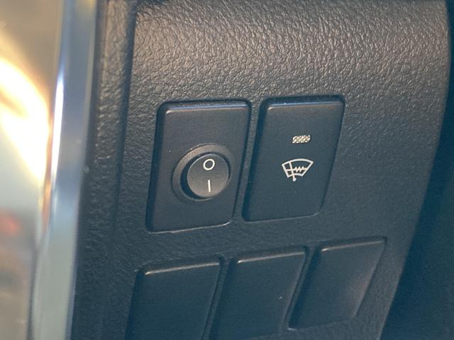 アルファード ２．５Ｓ　Ｃパッケージ　ＴＲＤエアロ・ツインムーンルーフ・３眼ＬＥＤヘットライト・１０インチナビ・１２．１インチフリップダウンモニター・ステアリングヒーター・助手席パワーオットマンシート・２列目エグゼクティブパワーシート・セ（44枚目）