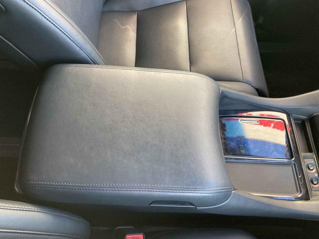 アルファード ２．５Ｓ　Ｃパッケージ　ＴＲＤエアロ・ツインムーンルーフ・３眼ＬＥＤヘットライト・１０インチナビ・１２．１インチフリップダウンモニター・ステアリングヒーター・助手席パワーオットマンシート・２列目エグゼクティブパワーシート・セ（48枚目）