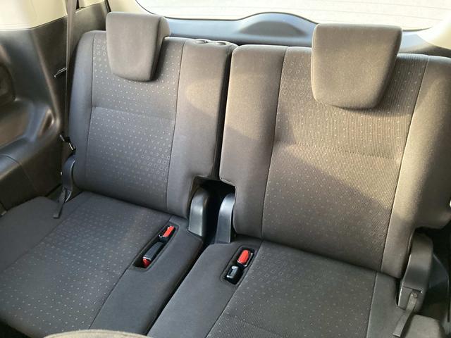 ヴォクシー ハイブリッドＶ　純正９インチナビ・純正フリップダウンモニター・クルーズコントロール・ＬＥＤヘッドライト・両側パワースライドドア・前席シートヒーター・２列目キャプテンシート・リアオートエアコン・バックモニター・スマート（27枚目）