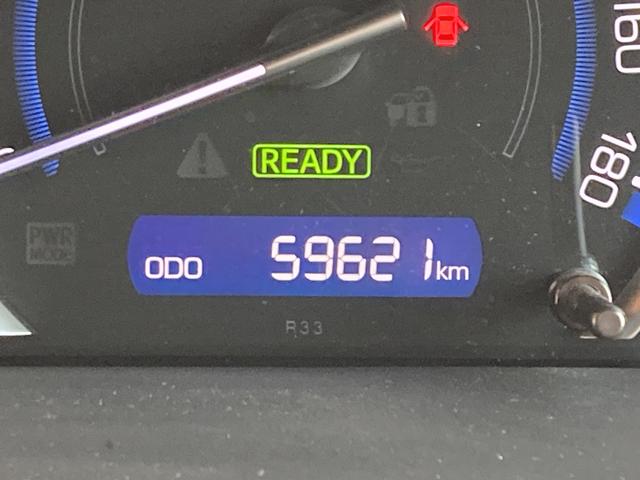 ヴォクシー ハイブリッドＶ　純正９インチナビ・純正フリップダウンモニター・クルーズコントロール・ＬＥＤヘッドライト・両側パワースライドドア・前席シートヒーター・２列目キャプテンシート・リアオートエアコン・バックモニター・スマート（36枚目）