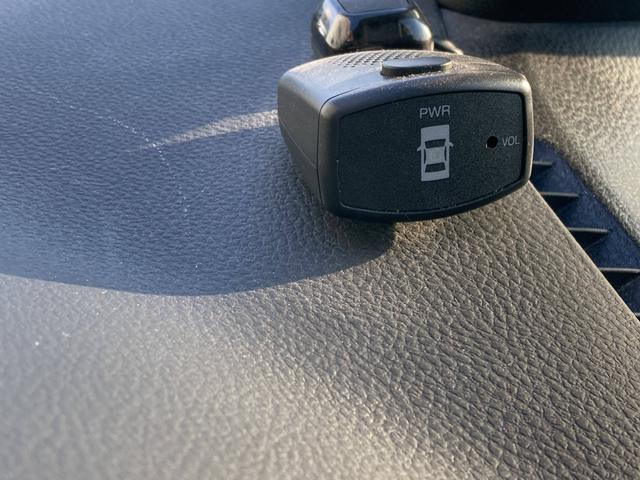 ヴォクシー ハイブリッドＶ　純正９インチナビ・純正フリップダウンモニター・クルーズコントロール・ＬＥＤヘッドライト・両側パワースライドドア・前席シートヒーター・２列目キャプテンシート・リアオートエアコン・バックモニター・スマート（44枚目）