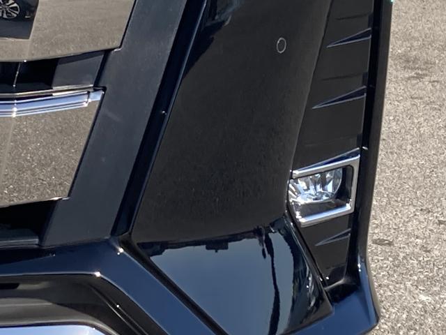 ノア Ｓｉ　ダブルバイビーＩＩＩ　純正９インチナビ・クルーズコントロール・ＬＥＤライト・両側パワースライドドア・ハーフレザーシート・ウッドコンビ革巻きステアリング・セーフティセンス・リアオートエアコン・スマートキー・ドラレコ前後・ＥＴ（10枚目）