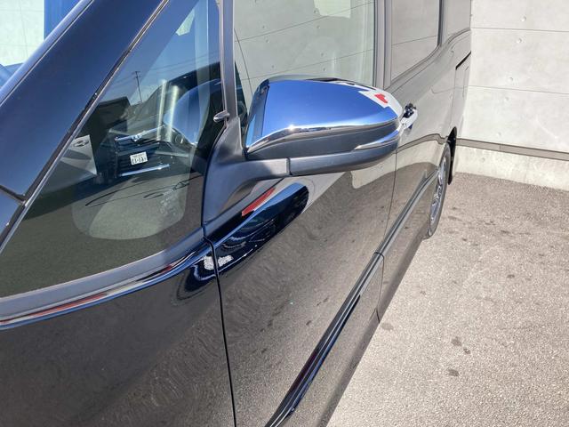 ノア Ｓｉ　ダブルバイビーＩＩＩ　純正９インチナビ・クルーズコントロール・ＬＥＤライト・両側パワースライドドア・ハーフレザーシート・ウッドコンビ革巻きステアリング・セーフティセンス・リアオートエアコン・スマートキー・ドラレコ前後・ＥＴ（11枚目）