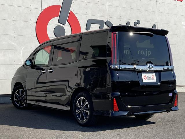 ノア Ｓｉ　ダブルバイビーＩＩＩ　純正９インチナビ・クルーズコントロール・ＬＥＤライト・両側パワースライドドア・ハーフレザーシート・ウッドコンビ革巻きステアリング・セーフティセンス・リアオートエアコン・スマートキー・ドラレコ前後・ＥＴ（14枚目）