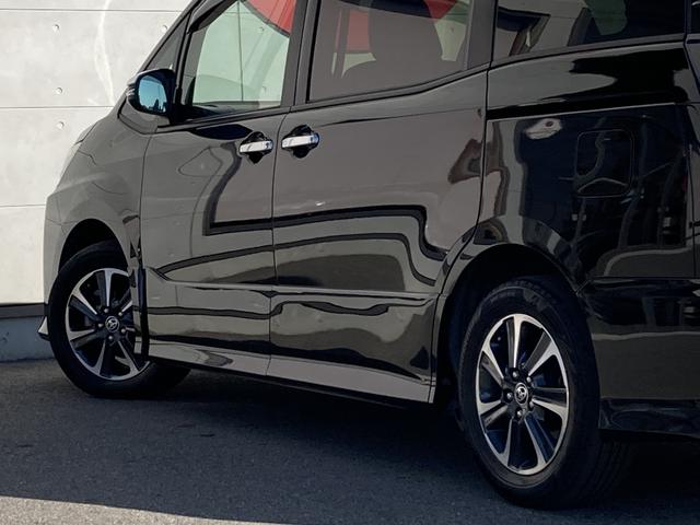 ノア Ｓｉ　ダブルバイビーＩＩＩ　純正９インチナビ・クルーズコントロール・ＬＥＤライト・両側パワースライドドア・ハーフレザーシート・ウッドコンビ革巻きステアリング・セーフティセンス・リアオートエアコン・スマートキー・ドラレコ前後・ＥＴ（15枚目）