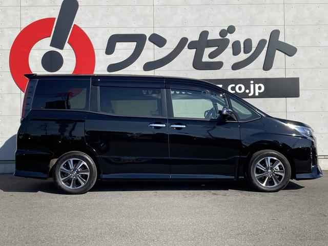 ノア Ｓｉ　ダブルバイビーＩＩＩ　純正９インチナビ・クルーズコントロール・ＬＥＤライト・両側パワースライドドア・ハーフレザーシート・ウッドコンビ革巻きステアリング・セーフティセンス・リアオートエアコン・スマートキー・ドラレコ前後・ＥＴ（20枚目）