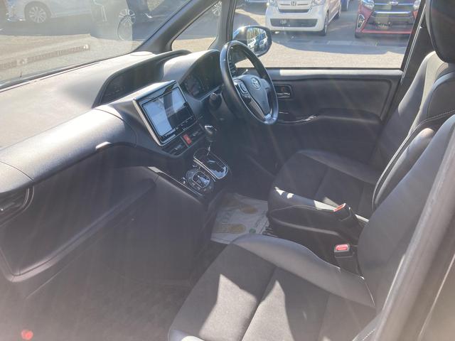 ノア Ｓｉ　ダブルバイビーＩＩＩ　純正９インチナビ・クルーズコントロール・ＬＥＤライト・両側パワースライドドア・ハーフレザーシート・ウッドコンビ革巻きステアリング・セーフティセンス・リアオートエアコン・スマートキー・ドラレコ前後・ＥＴ（25枚目）