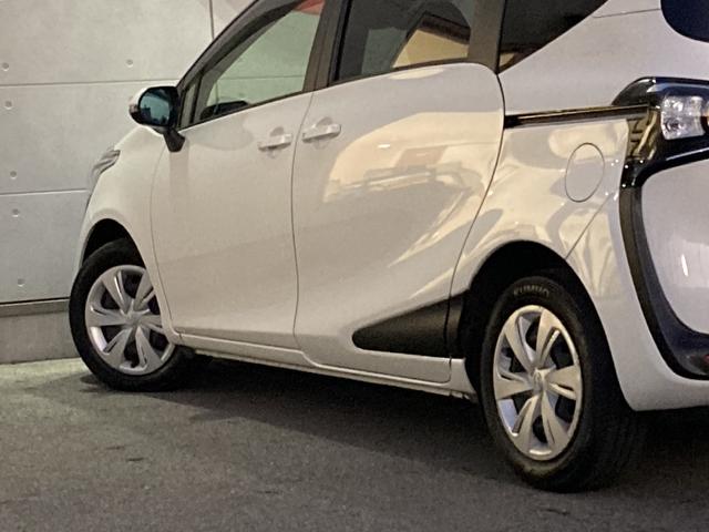 シエンタ Ｇ　純正ナビ・純正１２．１インチフリップダウンモニター・両側パワースライドドア・バックモニター・ビルトインＥＴＣ・セーフティセンス・革巻きステアリング・ステアリングスイッチ・プッシュスタート・スマートキー（12枚目）