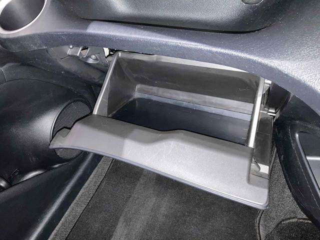 シエンタ Ｇ　純正ナビ・純正１２．１インチフリップダウンモニター・両側パワースライドドア・バックモニター・ビルトインＥＴＣ・セーフティセンス・革巻きステアリング・ステアリングスイッチ・プッシュスタート・スマートキー（45枚目）