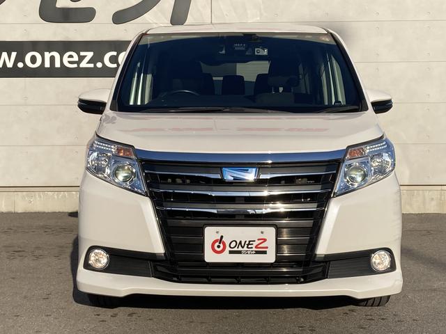 ノア ハイブリッドＧ　純正９インチナビ・１２．１インチフリップダウンモニター・両側パワースライドドア・クルーズコントロール・ＬＥＤヘッドライト・２列目キャプテンシート・セーフティセンス・前席シートヒーター・バックモニター・（4枚目）