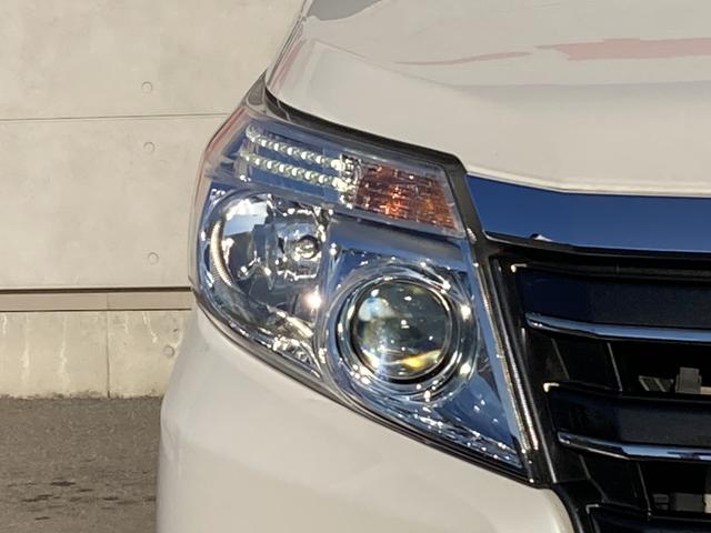 ノア ハイブリッドＧ　純正９インチナビ・１２．１インチフリップダウンモニター・両側パワースライドドア・クルーズコントロール・ＬＥＤヘッドライト・２列目キャプテンシート・セーフティセンス・前席シートヒーター・バックモニター・（7枚目）