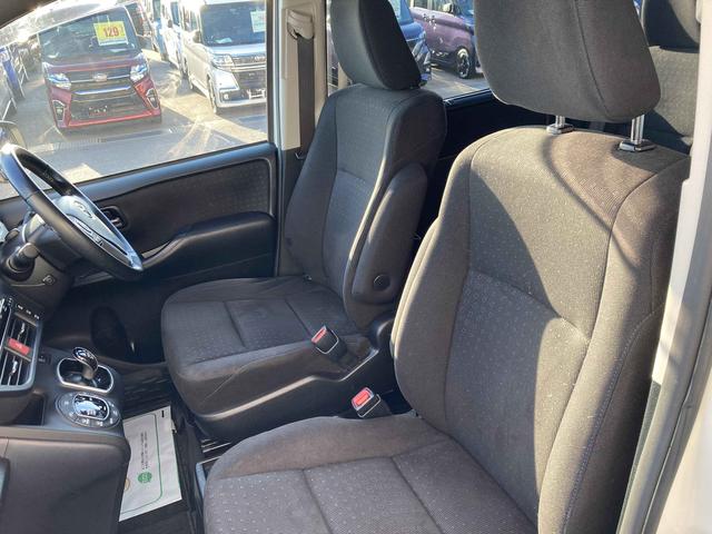 ノア ハイブリッドＧ　純正９インチナビ・１２．１インチフリップダウンモニター・両側パワースライドドア・クルーズコントロール・ＬＥＤヘッドライト・２列目キャプテンシート・セーフティセンス・前席シートヒーター・バックモニター・（26枚目）