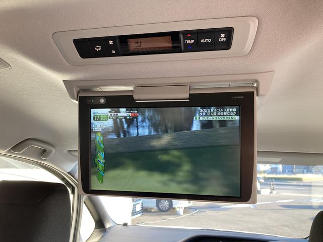 ノア ハイブリッドＧ　純正９インチナビ・１２．１インチフリップダウンモニター・両側パワースライドドア・クルーズコントロール・ＬＥＤヘッドライト・２列目キャプテンシート・セーフティセンス・前席シートヒーター・バックモニター・（31枚目）